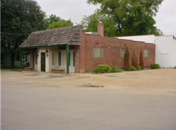 More Photos Of 16 Crane St, Park Hills Showroom For Lease