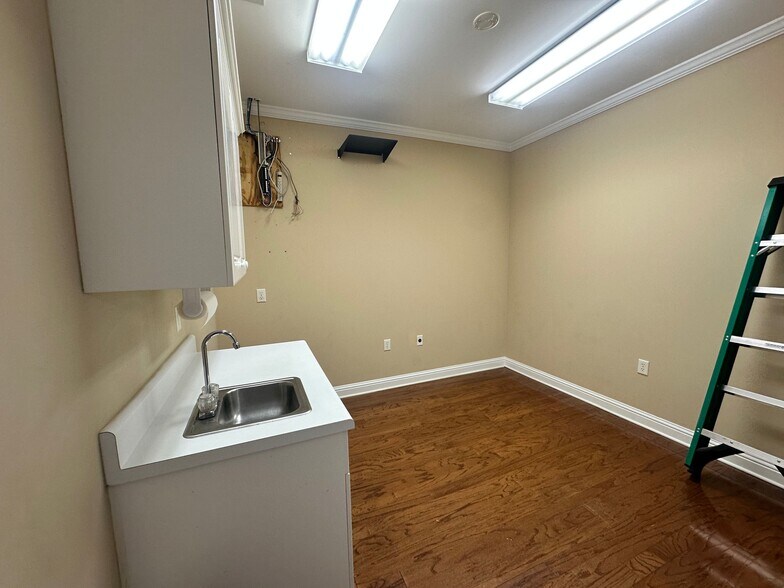 More Photos Of 416 Pirkle Ferry Rd, Cumming Office Residential For Sale