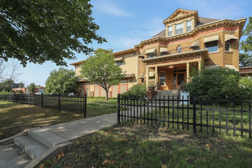 More Photos Of 2722 Park Ave, Minneapolis Office Residential For Sale