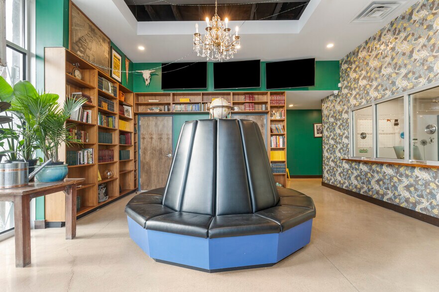 More Photos Of 621 S Kenosha Ave, Tulsa Auto Repair For Sale