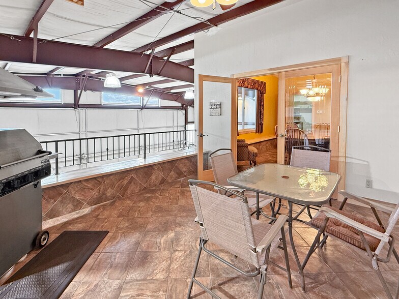 More Photos Of 63026 Powell Butte Hwy, Bend Airplane Hangar For Sale