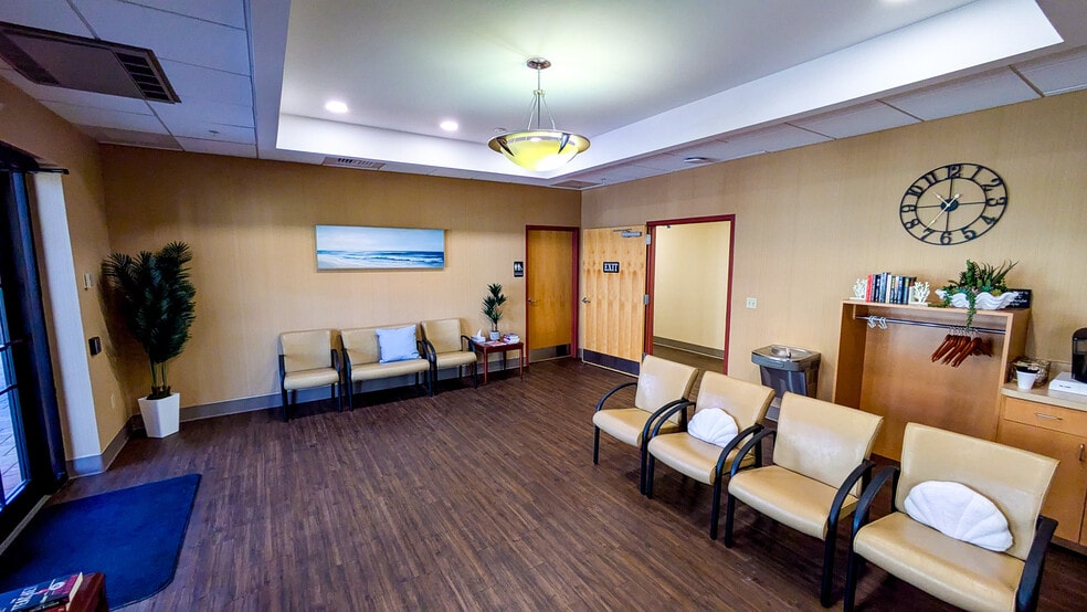 More Photos Of 8946 77th Ter E, Lakewood Ranch Medical For Sale