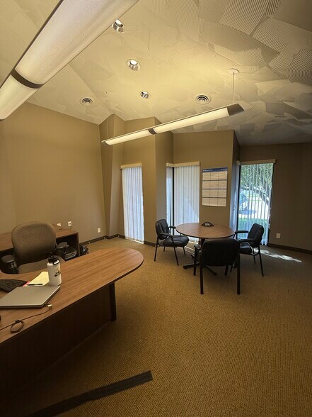 More Photos Of 1401 8th St SE, Orange City Flex For Sale