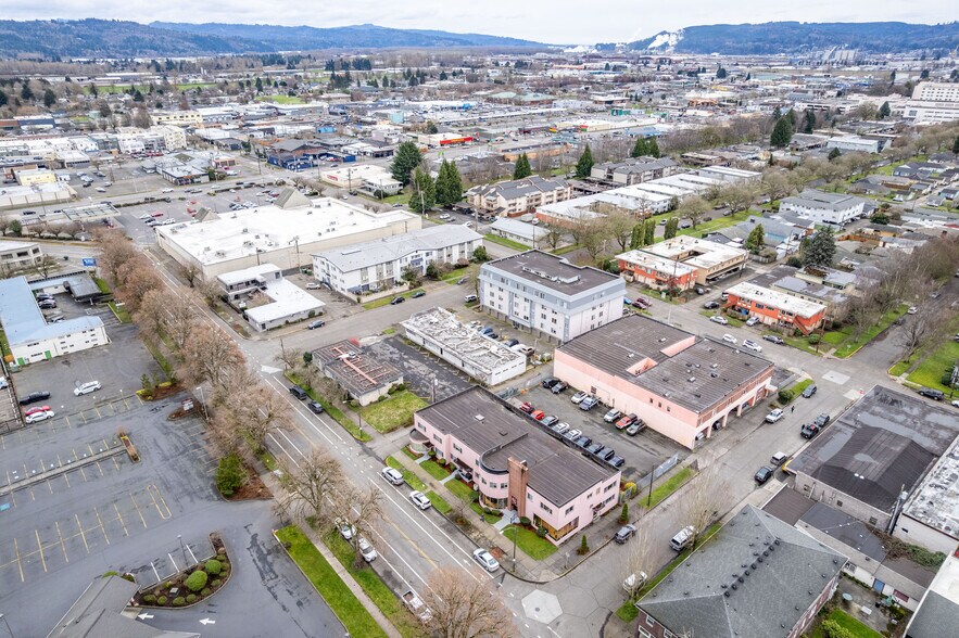 More Photos Of 1221-1227 17th Ave, Longview Loft Creative Space For Sale