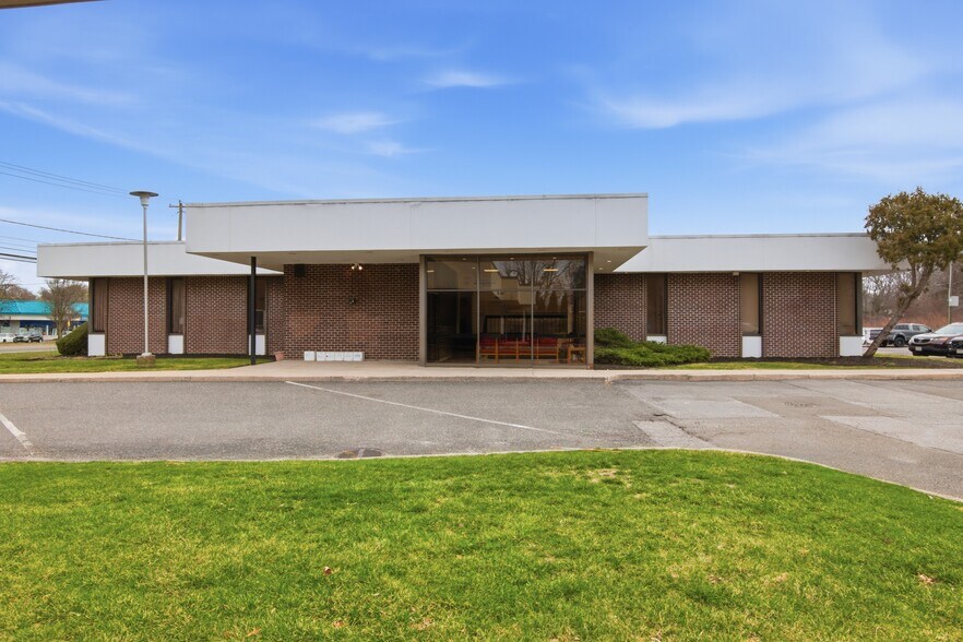 More Photos Of 640 Montauk Hwy, Shirley Medical For Sale