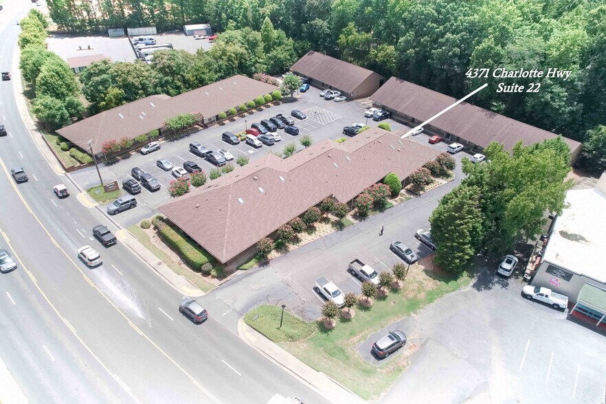 More Photos Of 4371 Charlotte Hwy, Clover Office For Sale