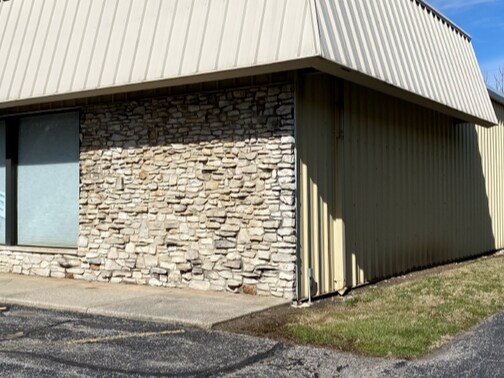 More Photos Of 2120 E Market St, Logansport Storefront Retail Office For Lease