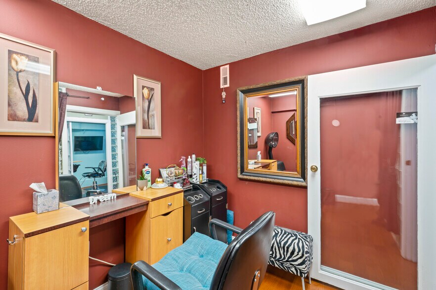 More Photos Of 1325 18th St NW, Washington Office For Lease