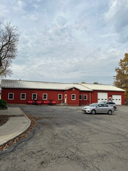 More Photos Of 39 Washington Ave, Batavia Office For Sale