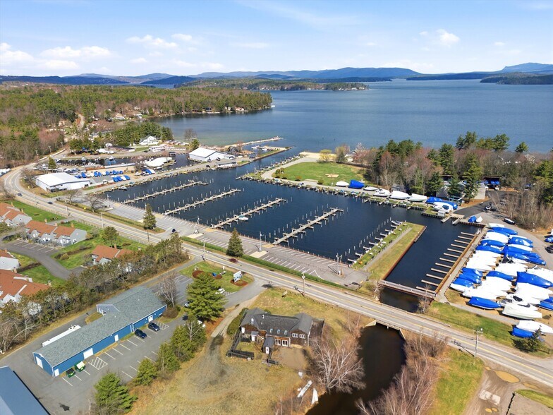 More Photos Of 40 Weirs Rd, Gilford Restaurant For Sale