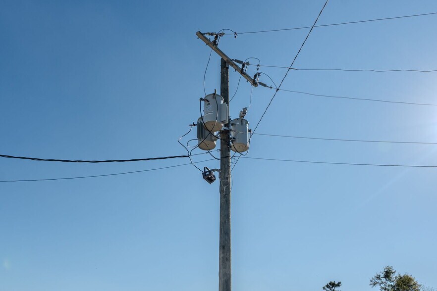 More Photos Of 222 Walcot Rd, Westlake Warehouse For Sale