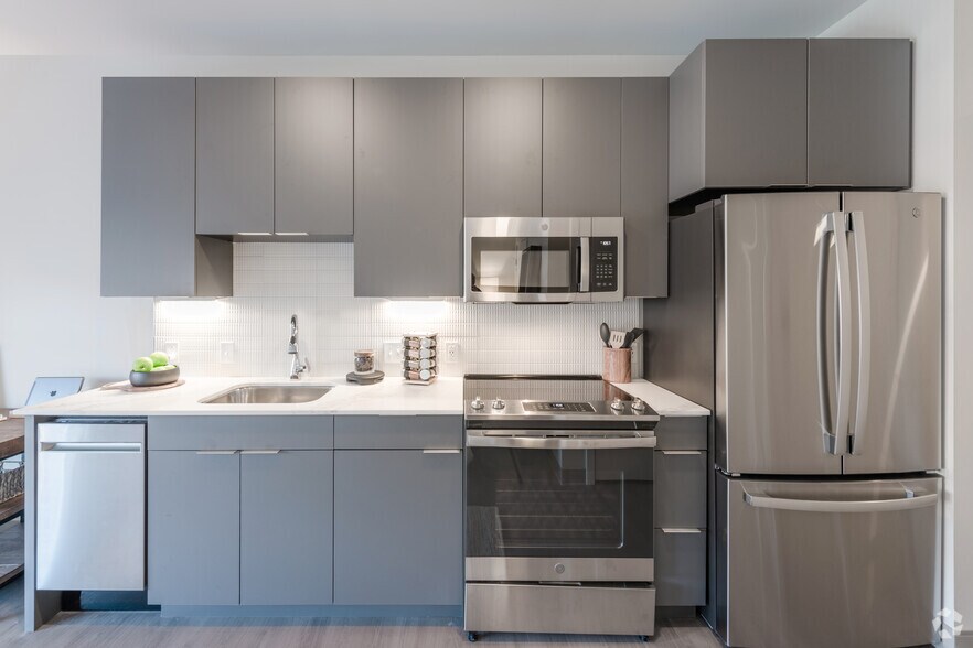 More Photos Of 125 Clifford St, Providence Apartments For Lease