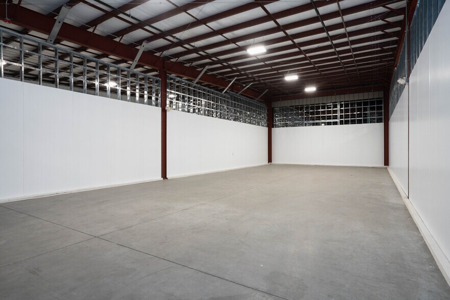 More Photos Of 299 Industrial Ln, Torrington Distribution For Lease