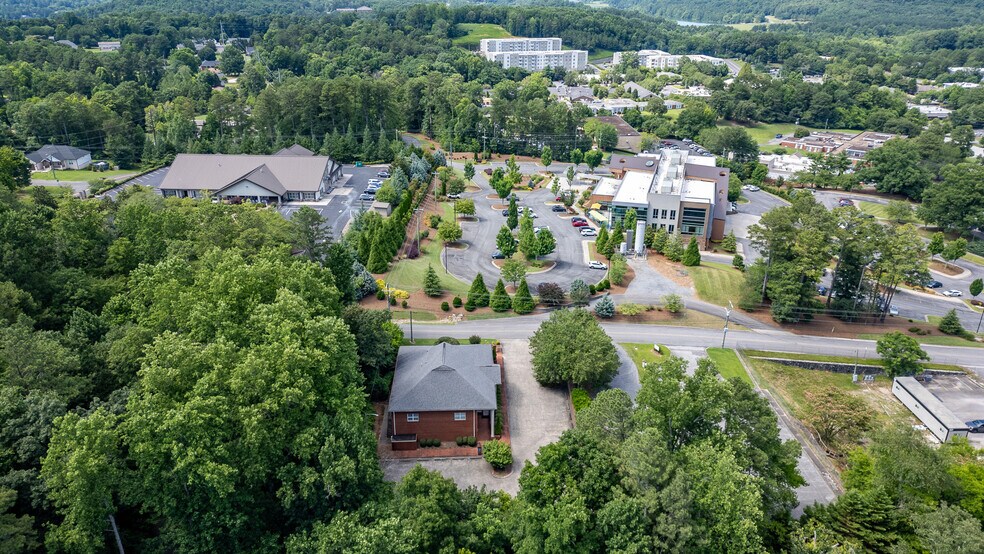 More Photos Of 1421 Ross Dr, Dalton Office For Sale