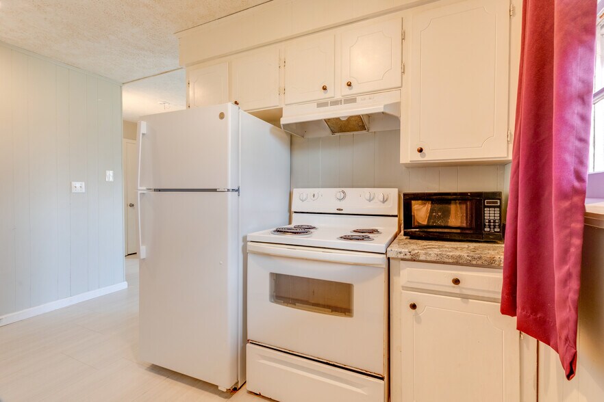 452 Ashe Ave, New Johnsonville, TN 37134 Apartments For Sale