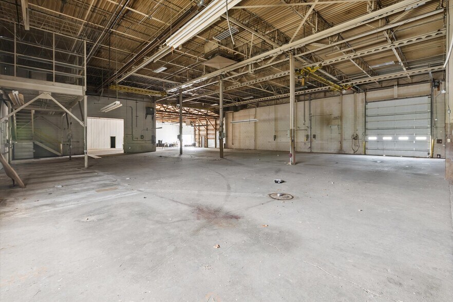 More Photos Of 211 Lee St, Saginaw Manufacturing For Sale