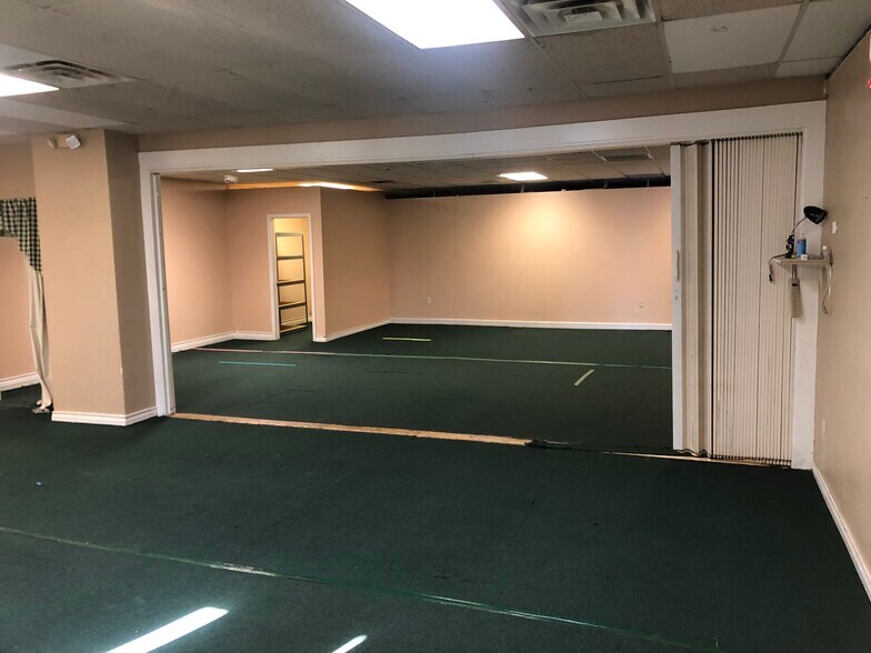 More Photos Of 111 W 5th St, Tyler Loft Creative Space For Sale