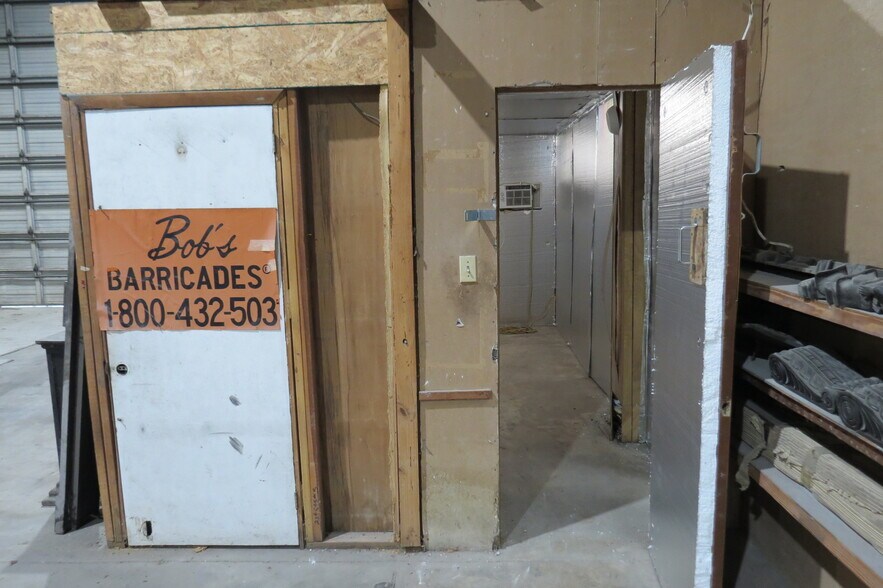 More Photos Of 7585 Wilson Blvd, Jacksonville Warehouse For Lease