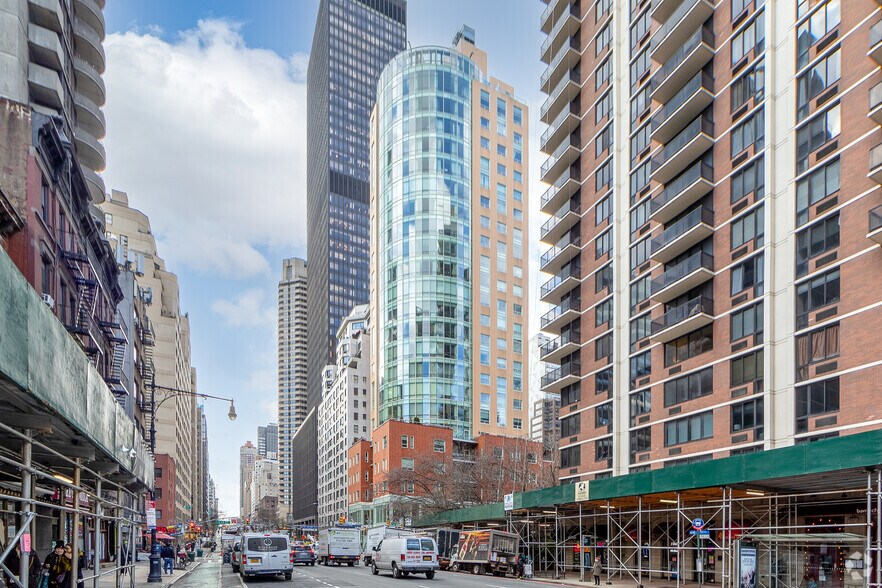 More Photos Of 250 E 49th St, New York Multifamily For Sale