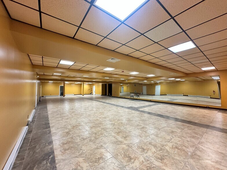 More Photos Of 15-17 Oak St, Patchogue Office Residential For Sale