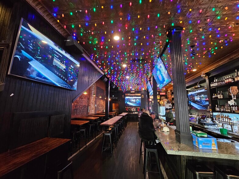 More Photos Of 1404 Main St, Dallas Restaurant For Sale