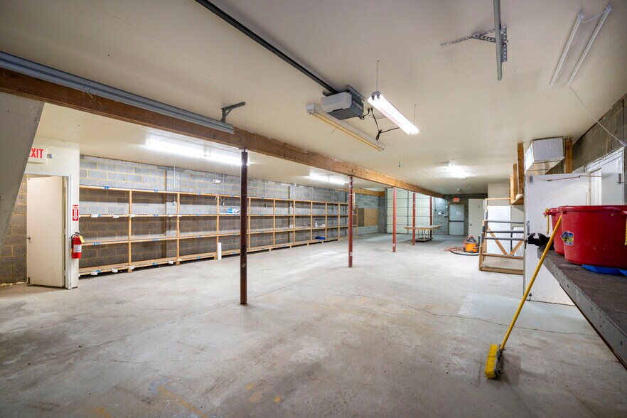 More Photos Of 3340 E Pleasant Valley Blvd, Altoona Freestanding For Sale