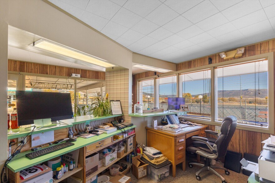 More Photos Of 1354 S 2nd St, Raton Hotel For Sale