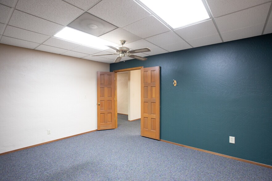 More Photos Of 310-312 1st St, Marysville Office Residential For Lease
