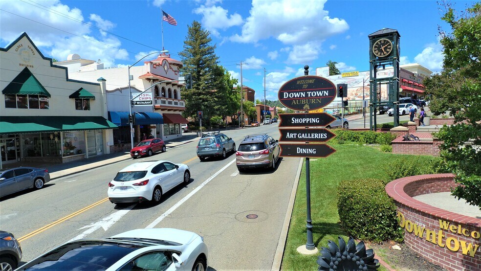 More Photos Of 906-910 Lincoln Way, Auburn General Retail For Sale