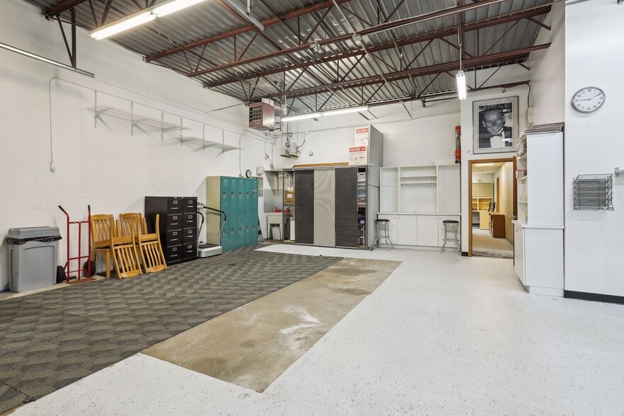 More Photos Of 2525 Nevada Ave N, Golden Valley Light Distribution For Sale
