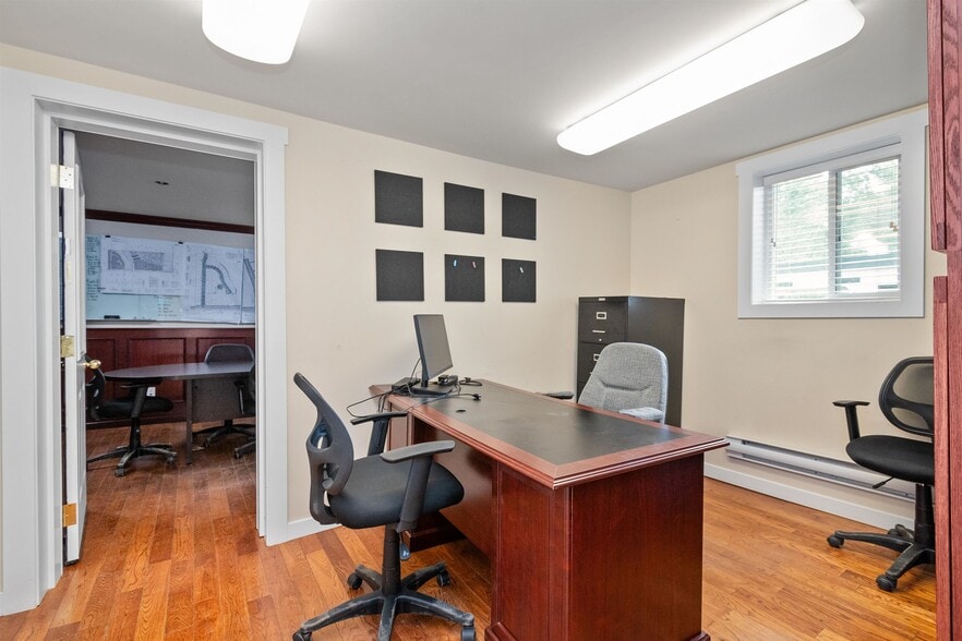 More Photos Of 2253-2265B W Railway St, Abbotsford Warehouse For Lease