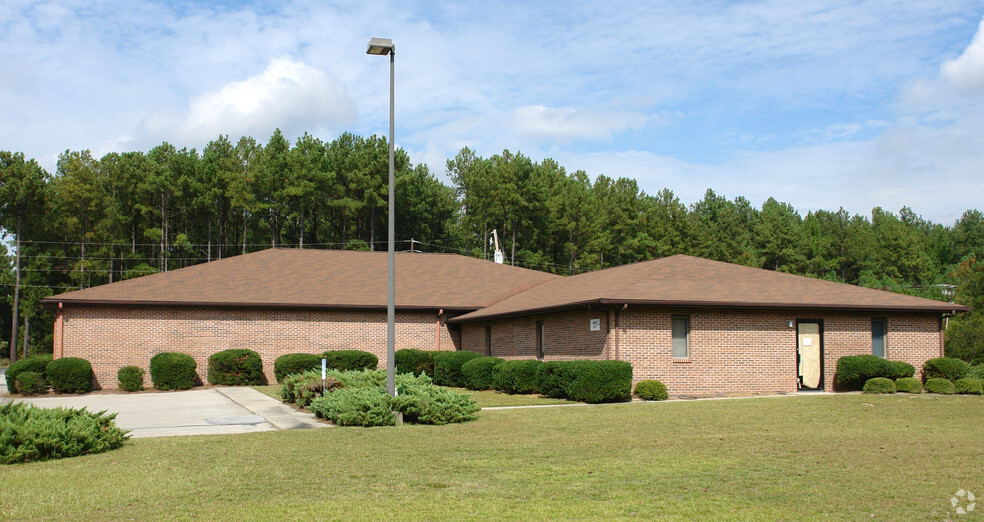 Primary Photo Of 220 Business Park Blvd, Columbia Light Manufacturing For Lease