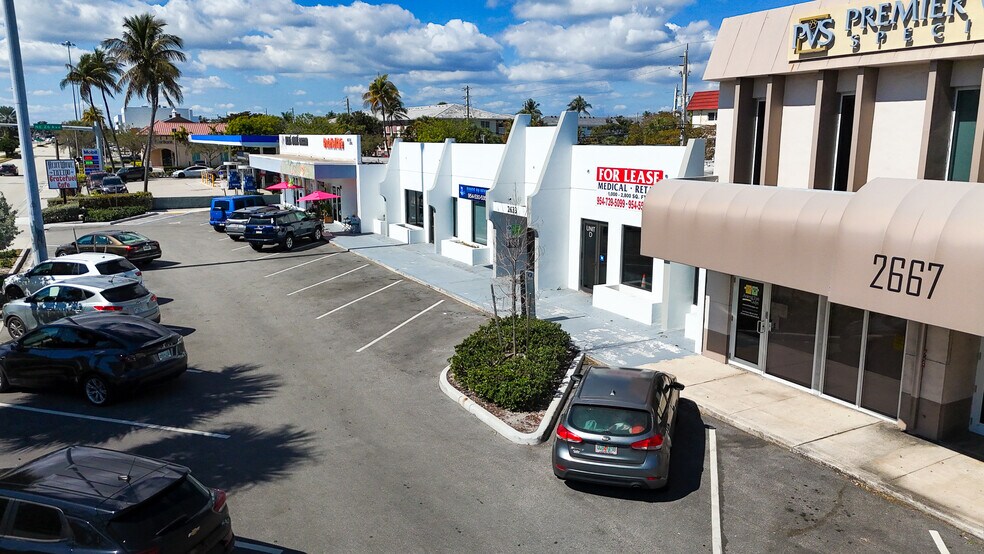 More Photos Of 2633 E Commercial Blvd, Fort Lauderdale Storefront For Lease
