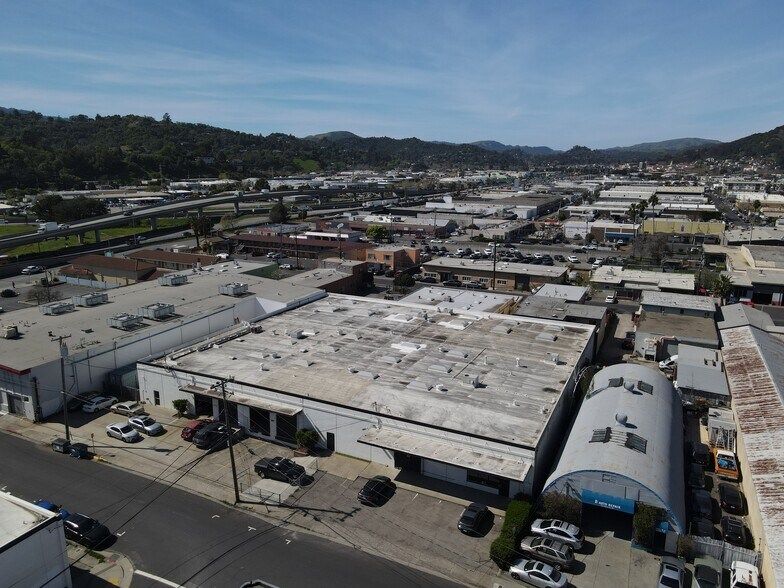 More Photos Of 17-25 Tiburon St, San Rafael Service For Lease
