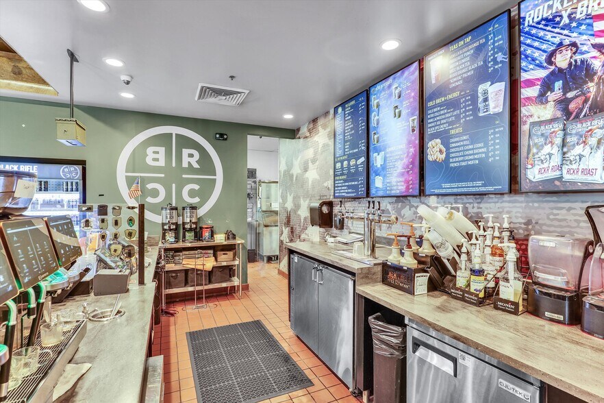 More Photos Of 4126 E Indian School Rd, Phoenix Fast Food For Lease