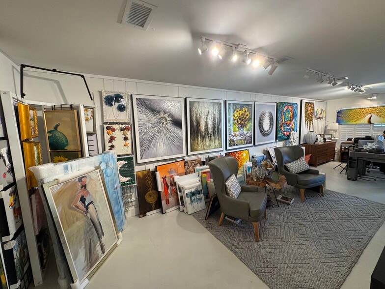 More Photos Of 1113 N 9th Ave, Pensacola Freestanding For Lease