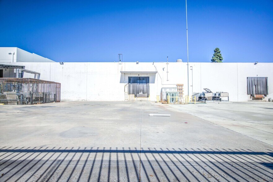 More Photos Of 6820-6830 E Washington Blvd, Commerce Refrigeration Cold Storage For Lease