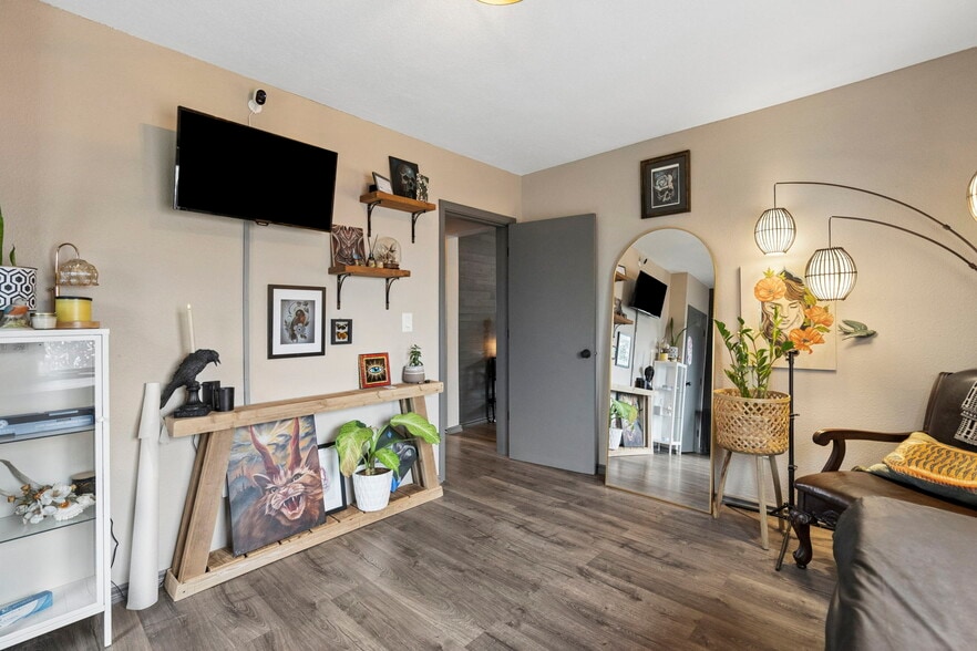 More Photos Of 17641 SE Stark St, Portland Storefront Retail Office For Sale