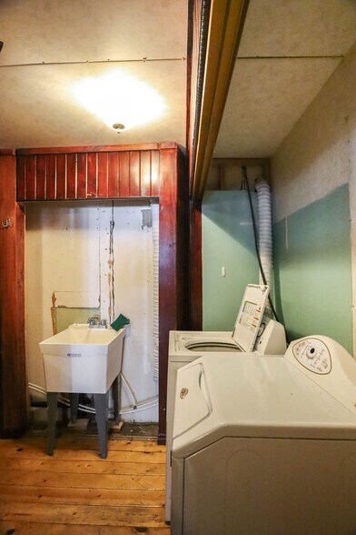 More Photos Of 16 N Main St, Payette Storefront Retail Residential For Sale