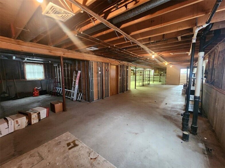 More Photos Of 1531 Mineral Spring Ave, North Providence Office For Sale