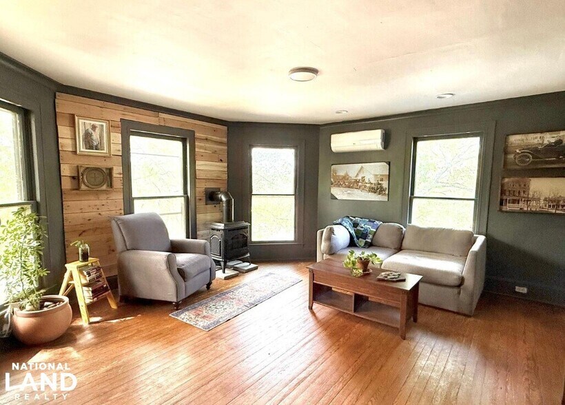 More Photos Of 4 S 1st St, Denton Specialty For Sale
