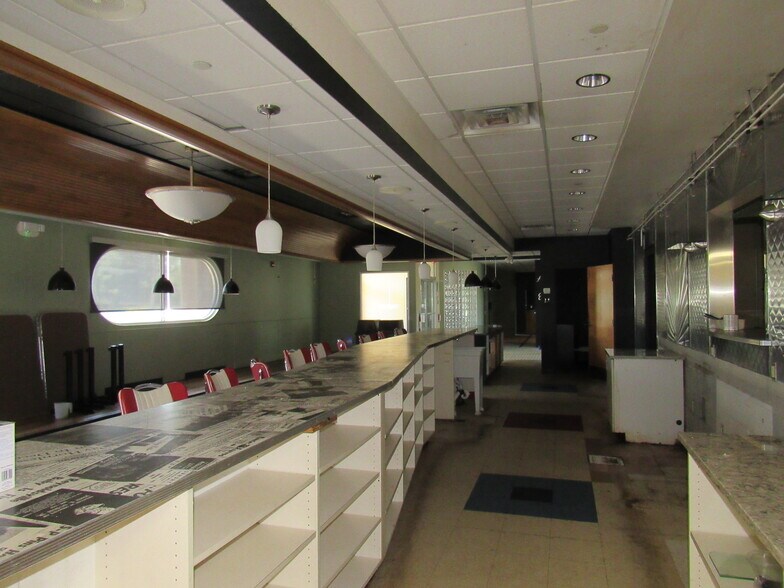More Photos Of 150 W Dubois Ave, Dubois General Retail For Lease
