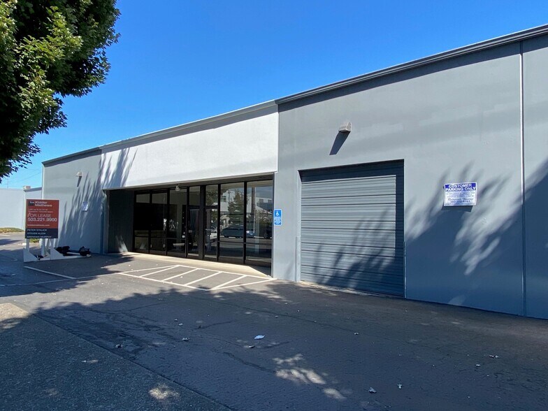 More Photos Of 2502-2530 SE 8th Ave, Portland Warehouse For Lease