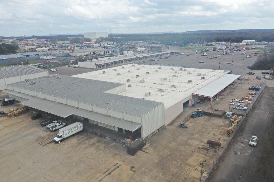 More Photos Of 1509 E Main St, Russellville Warehouse For Lease