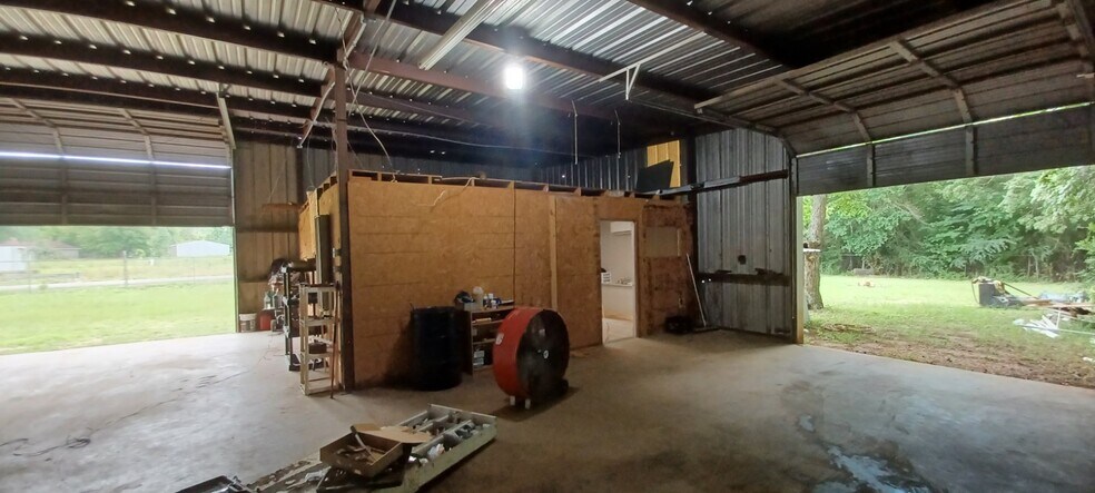 More Photos Of 4350 Highway 59 South, Shepherd Distribution For Sale