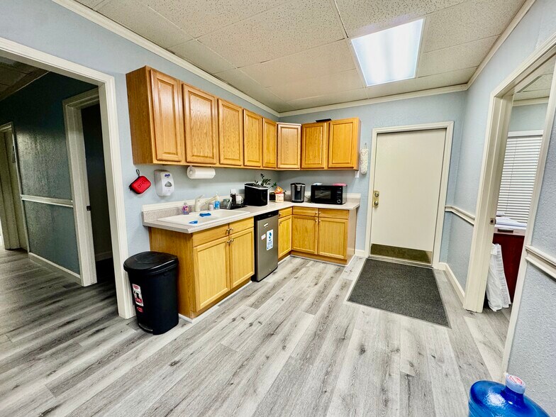 More Photos Of 2522 Grand Canal Blvd, Stockton Office For Sale
