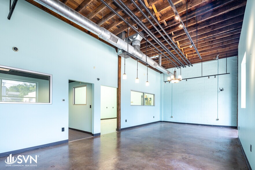 More Photos Of 309 N Ashland Ave, Lexington Warehouse For Lease