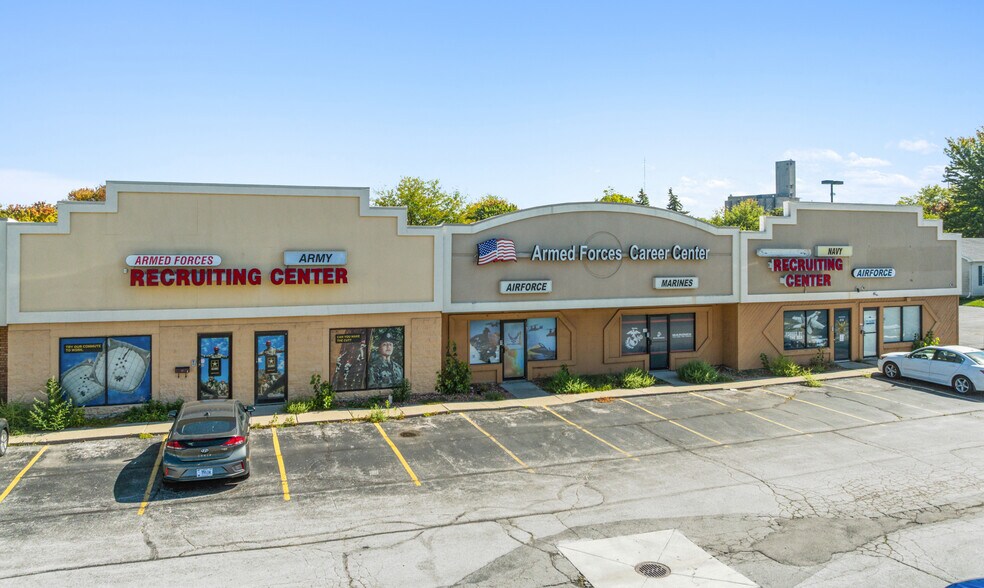 More Photos Of 503-559 S Reynolds Rd, Toledo Freestanding For Sale