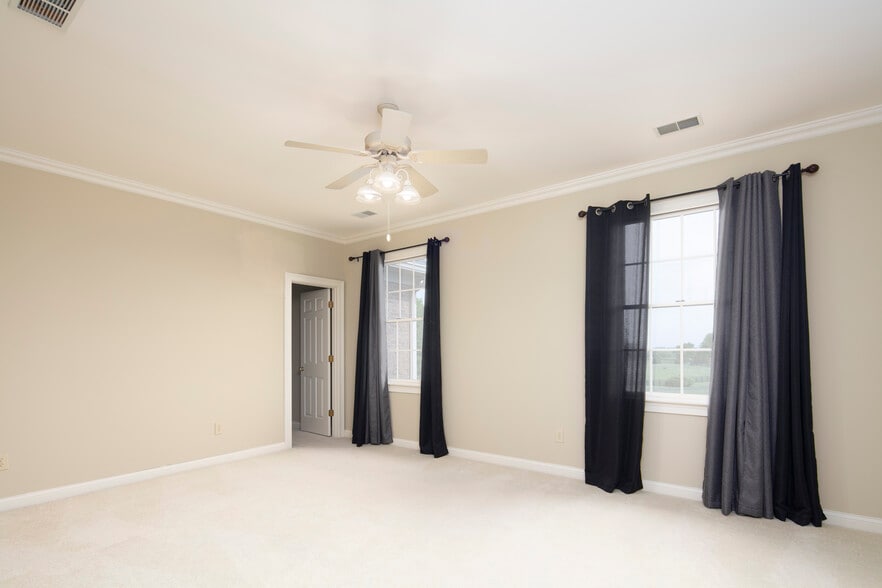 More Photos Of 4664 Lexington Rd, Winchester Specialty For Sale