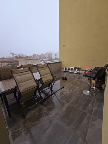 More Photos Of 86 Brighton 1st Pl, Brooklyn Office For Lease